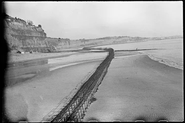 Plage de Shanklin, montrant les échafaudages de l