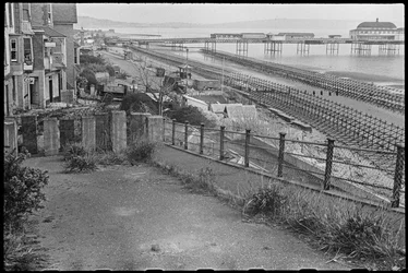 Plage de Shanklin, avec les échafaudages de l