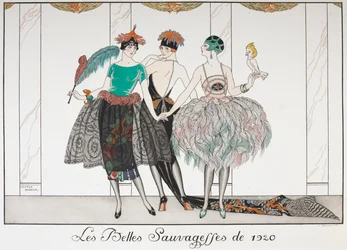 Les Belles Sauvagettes de 1920. Trois femmes en ligne portant des robes exotiques.