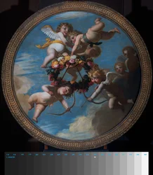 Putti avec une couronne de fleurs