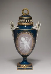 Vase couvert, fabriqué par la manufacture de porcelaine de Meissen, Allemagne, 1881