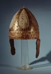 Casque de combat de guerre européen, vers 500