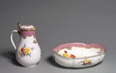 Aiguière et bassin, fabriqués par la manufacture de porcelaine de Meissen, Allemagne, vers 1765