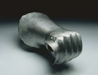 Gant de joute, c.1560-80