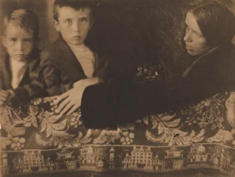 Groupe familial (Mme White, Maynard & Lewis)