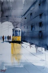 Tramway jaune sous la pluie en ville