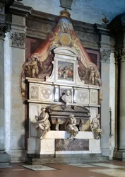 Monument funéraire en hommage au sculpteur et architecte de la Renaissance Michel-Ange