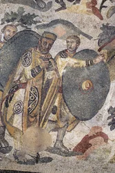 Art romain : détail de la mosaïque « La grande chasse ». Un seigneur pendant la chasse. 315-350 après J.-C. Piazza Armerina, Villa Romana del Casale. Sicile, Italie.