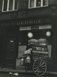 Scène de rue à Londres années 1950