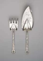 Pelle à poisson et fourchette