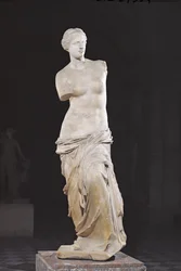Aphrodite, la « Vénus de Milo », période hellénistique, vers 130-100 av. J.-C.