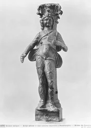 Attis appuyé contre une colonne, période hellénistique (bronze)