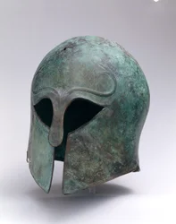 Casque archaïque en bronze de type corinthien, c.600-575 av. J.-C.