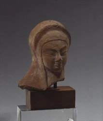 Tête féminine, fragment d