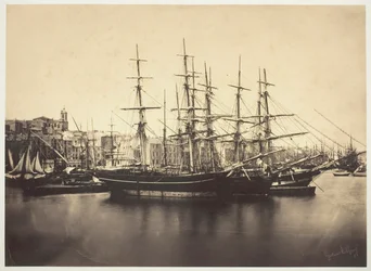 Navires dans le port de Sète