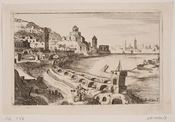 Rive du fleuve avec ville orientale