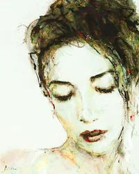 Femme au regard baissé