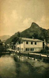 Le ruisseau du moulin à Oberammergau, Bavière, Allemagne vers 1922