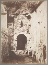 Derrière la ferme troglodyte, vers 1853