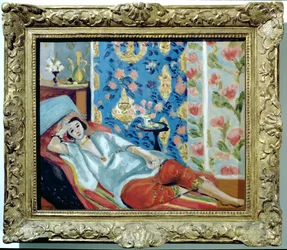 Odalisque en jupe-culotte rouge