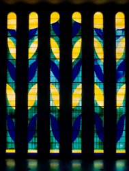 Vitrail de la chapelle du Rosaire, également connue sous le nom de chapelle Matisse