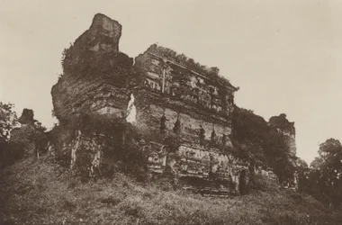 Villes en ruines de Ceylan : Jetawanarama, depuis le sud-ouest