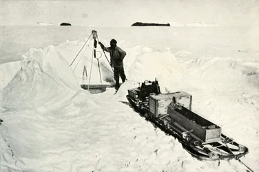 Nelson et son équipement, vers 1911, 1913