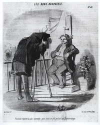 Les Bons Bourgeois - La position la plus commode pour avoir un joli portrait au daguerréotype, caricature de Daumier - dans « Charivari » du 24/07/1847.