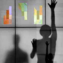 Ombres familiales abstraites