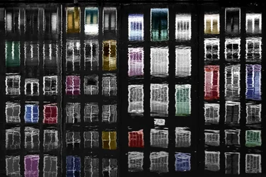 Reflets colorés sur les vitres