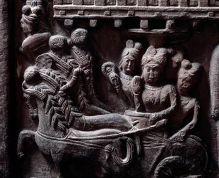 Bouddhisme : « Dernière visite de Prasenjit à Bouddha » détail du stupa de Bharhut. Bas-relief en pierre noire, 2e siècle av. J.-C. - Musée indien, Calcutta