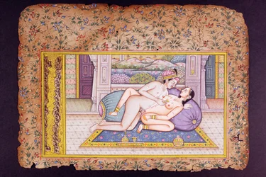 Scène érotique dans un boudoir luxueux, peinture miniature rajasthani