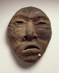 Masque en fanon de baleine