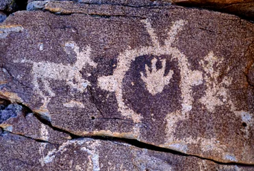 Pétroglyphes Anasazi (art rupestre) gravés au Nouveau-Mexique