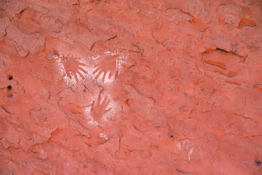 Art rupestre ancien des Anasazi, empreinte de main dans Grand Gulch, Utah