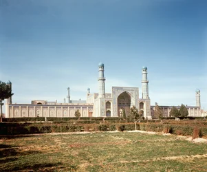 La Masjid-i Jami ou mosquée du vendredi, fondée en 1200, reconstruite en 1498