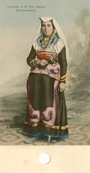 Femme portant un costume traditionnel, San Polo Matese, Molise, Italie, vers 1910