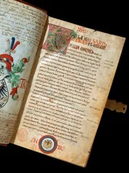 Manuscrit « De Bello Gallico, Commentaires sur la guerre des Gaules » de Jules César (Giulio Cesare ou Caius Julius Caesar) (100-44 av. J.-C.) (ms. 541). Blason de l