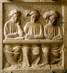 Étudiants suivant un cours (bas-relief en marbre, début du 14ème siècle)