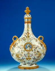 Vase en forme de gourde en majolique (maiolica) fabriqué dans les faïenceries de Fontana à Urbino en Italie