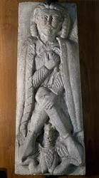 Guerrier accroupi avec dragon, bas-relief en pierre, Italie