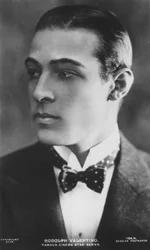 Rudolph Valentino 1895-1926, acteur italien, simplement connu sous le nom de Valentino et également une des premières icônes pop