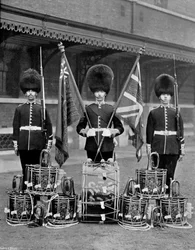Les couleurs et tambours des 2e Grenadier Guards, 1896