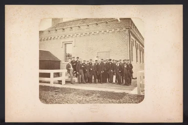 Photo de groupe des ouvriers, 1867-1869 (Assèchement des lacs à Schieland)