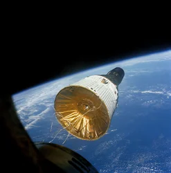 Gemini VI en orbite à 257 km au-dessus de la Terre