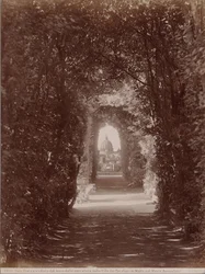Saint-Pierre à travers le trou de serrure