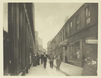 Rue Nelson, ville