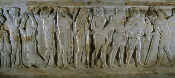 Sarcophage en pierre du VIe siècle av. J.-C. de Turquie représentant une scène troyenne. Ici Achi...