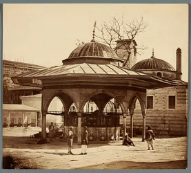 « Fontaine dans la cour de Sainte-Sophie »