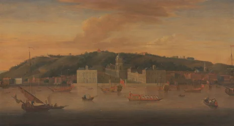 Vue de Greenwich depuis la rivière avec de nombreux bateaux